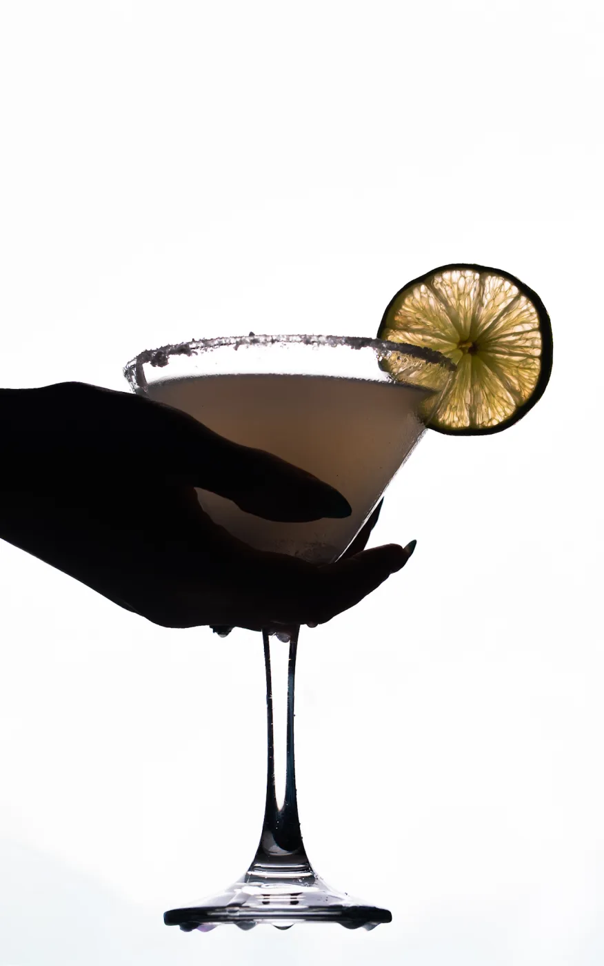 Margarita em fundo branco para carta de drinks
